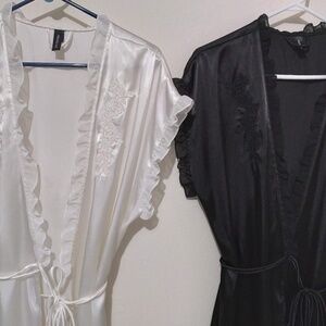 2 Ambrielle Short Robe Size XXL